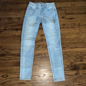 Light blue American eagle skinny jeans